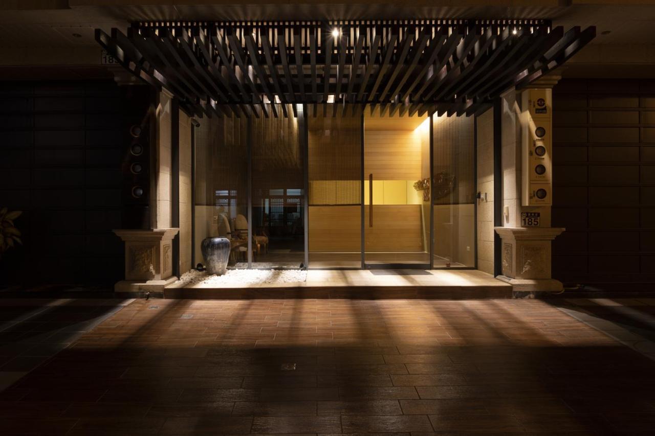 Pod Labo Capsule hotel Chua-lien Exteriér fotografie